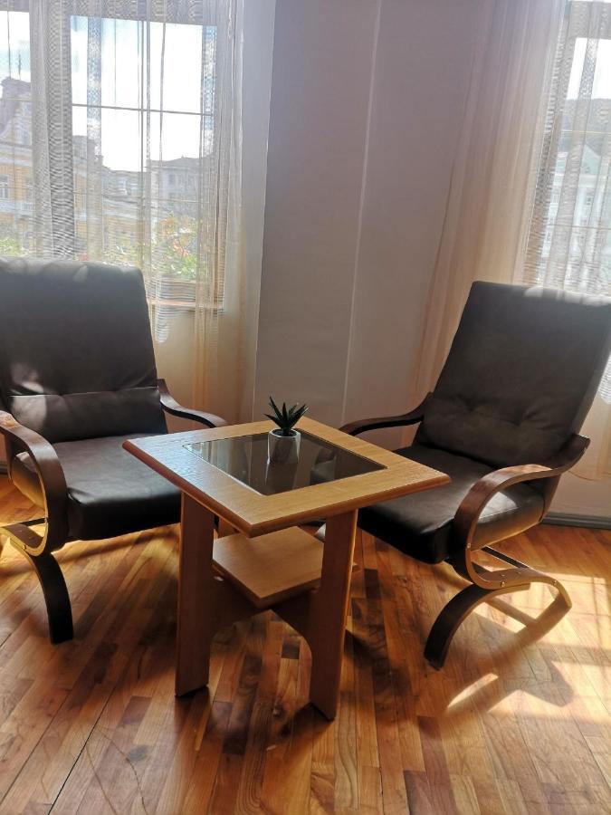 Family Hotel Central Шумен Екстер'єр фото