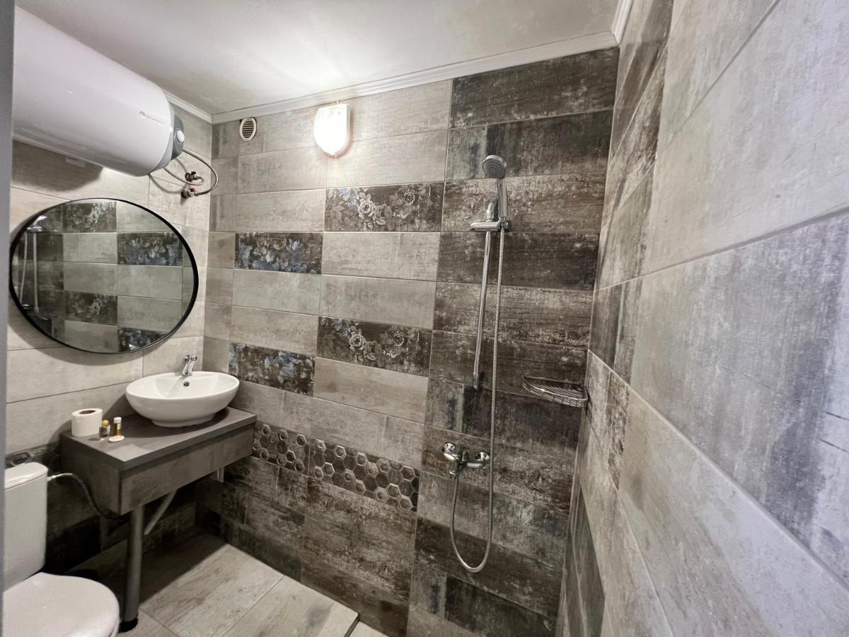 Family Hotel Central Шумен Екстер'єр фото