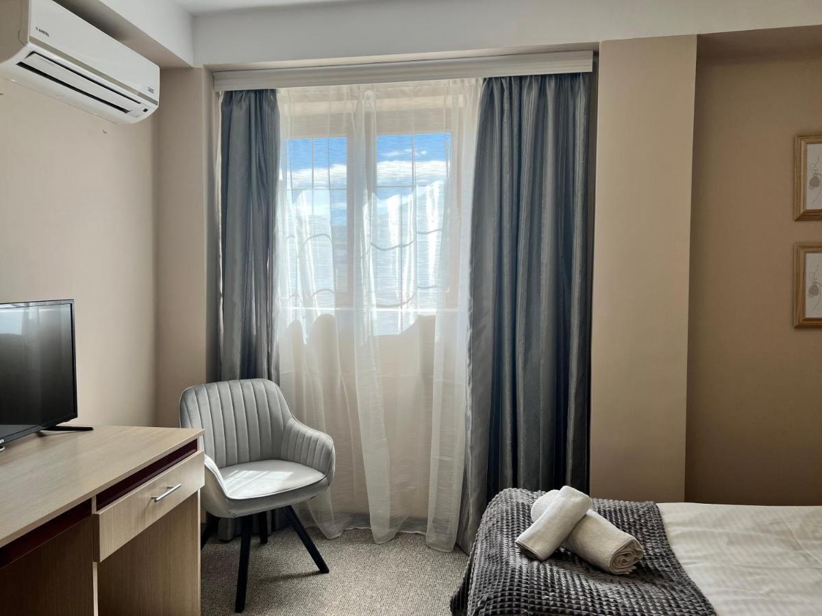 Family Hotel Central Шумен Екстер'єр фото
