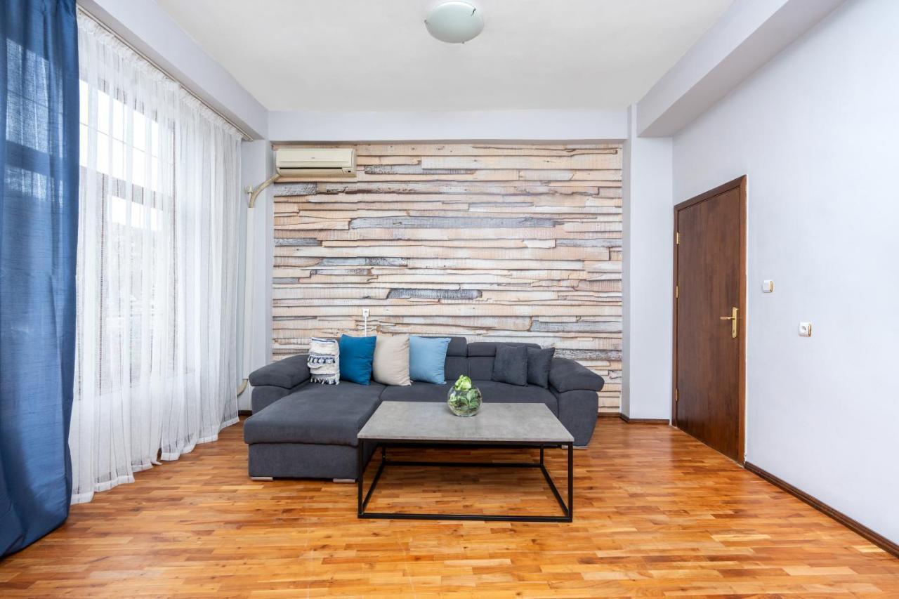 Family Hotel Central Шумен Екстер'єр фото