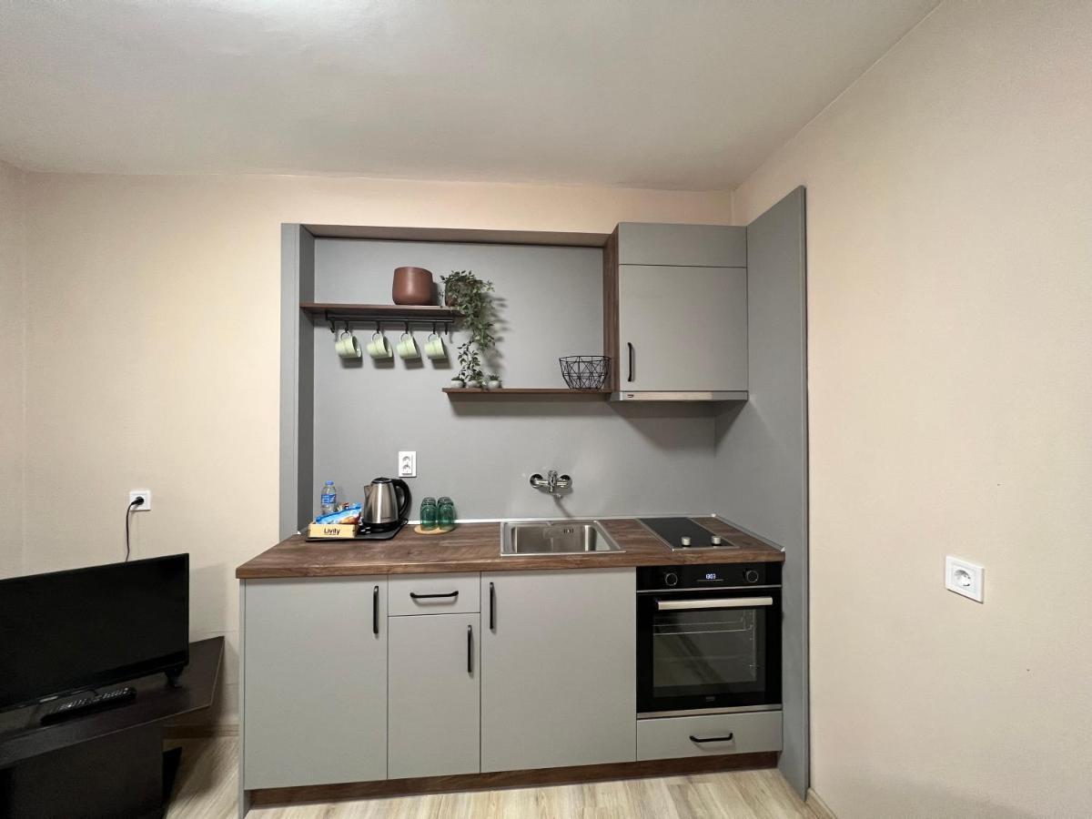 Family Hotel Central Шумен Екстер'єр фото