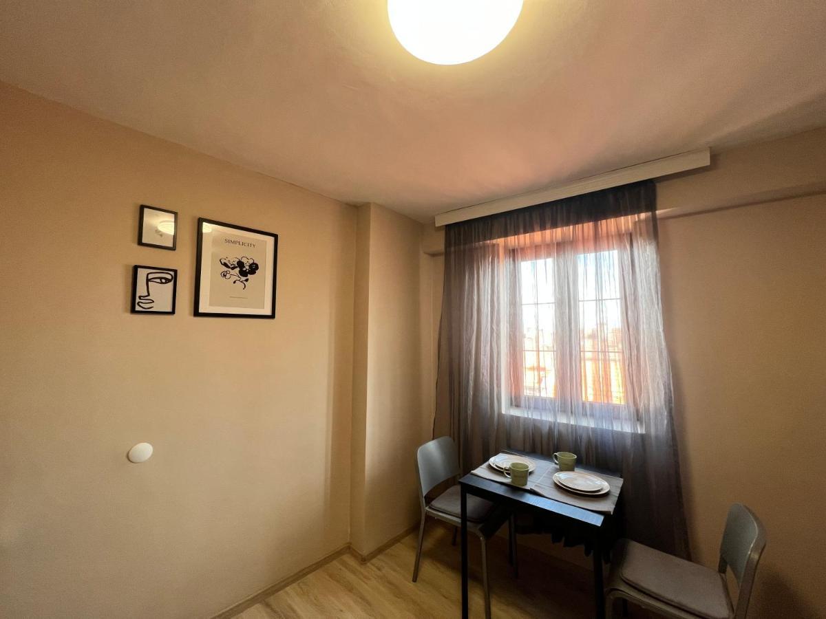 Family Hotel Central Шумен Екстер'єр фото