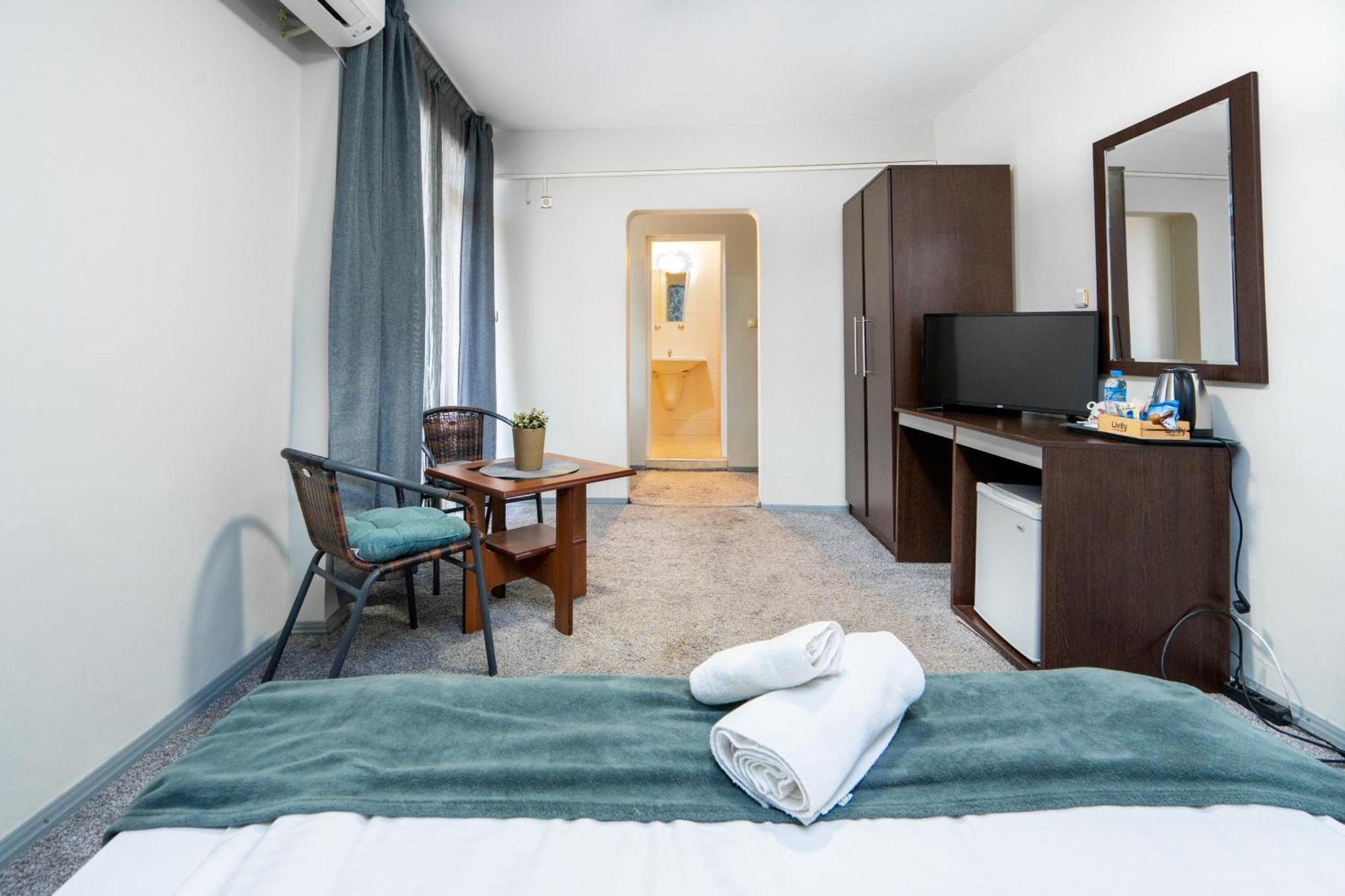 Family Hotel Central Шумен Екстер'єр фото