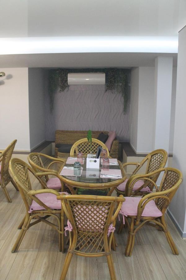Family Hotel Central Шумен Екстер'єр фото